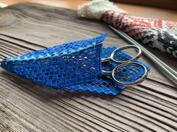 Scissor Case: A Vintage-Inspired Embroidery Review